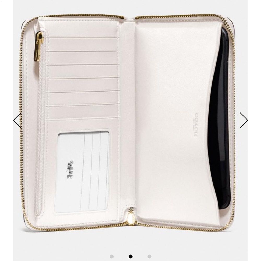 Coach Large Phone Wallet In Signature Canvas LIGHT - Picture 2 of 16